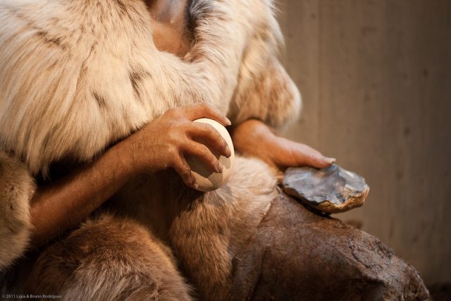 Are you smarter than a Neanderthal toolmaker?
