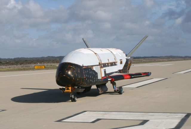Secret space plane lands in California
