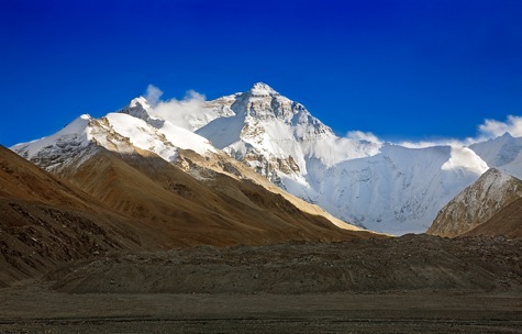 Researchers are looking into the long-term health risks of climbing Mt. Everest [Credit: Utpala, flickr.com].