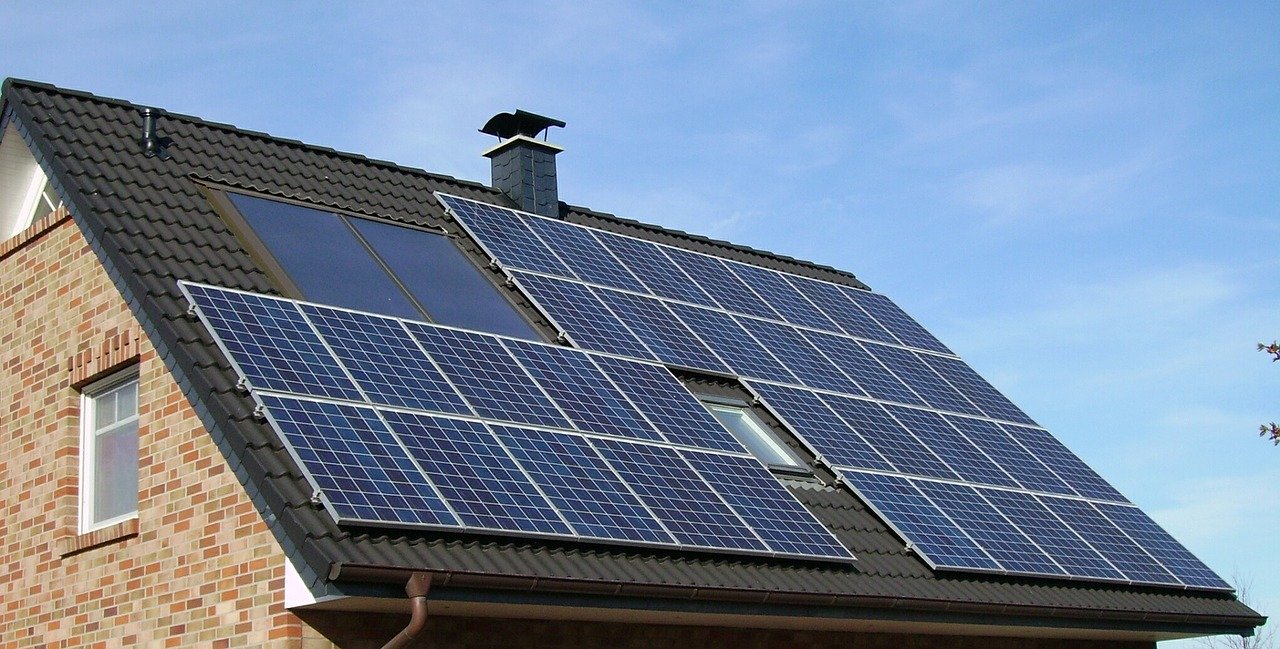 how do solar panels on houses work